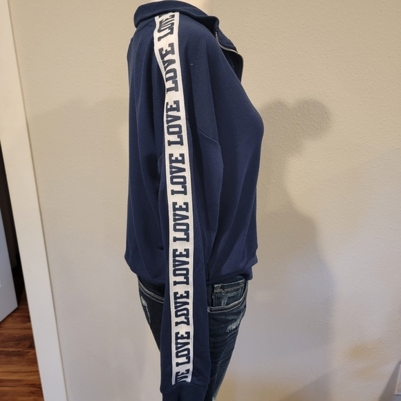 NO Boundaries Cropped Graphic Pullover 3/4 Zip Sweatshirt Size M - Picture 3 of 9